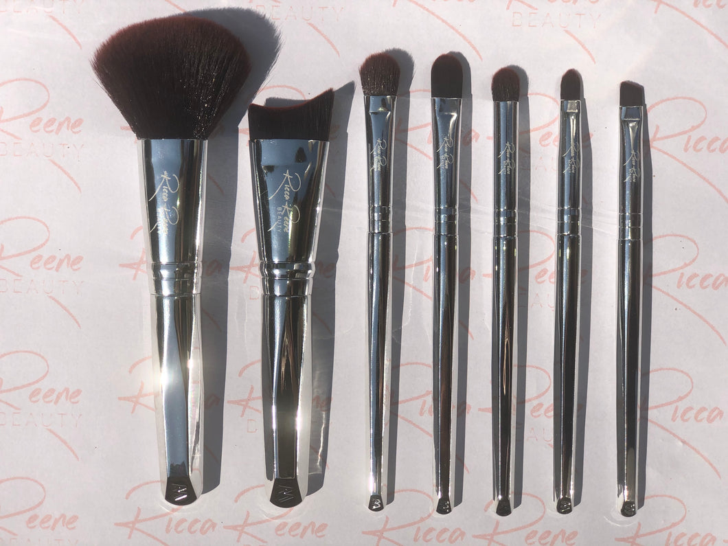 Sophisticated Silver 7 Piece Makeup Brush Set
